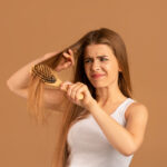 Jak walczyć z nadmiernym wypadaniem włosów